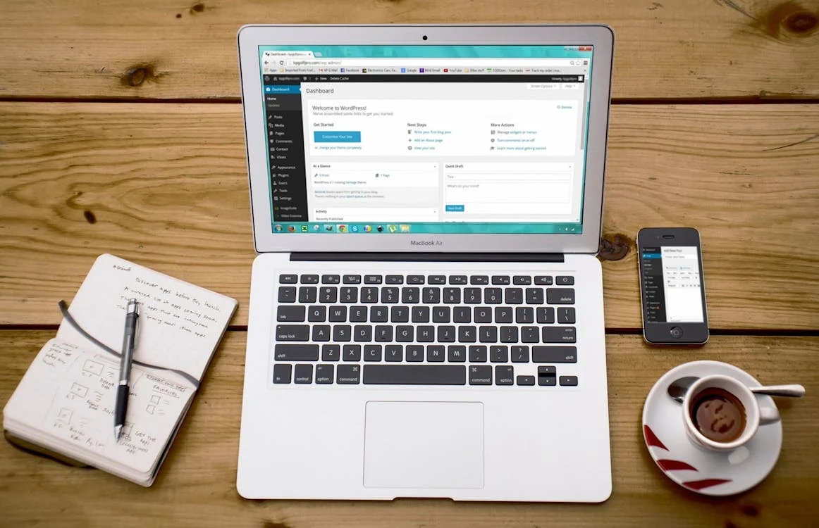 portatil con pantalla de wordpress portatil con pantalla de wordpress
